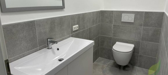 28m² Commercial property in Grodig, Austria No. 215729 3