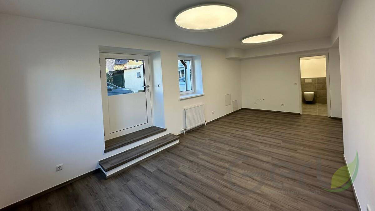 28m² Commercial property in Grodig, Austria No. 215729