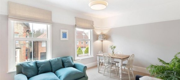 2 bedrooms Apartment in London, United Kingdom No. 3563 2