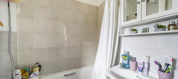 2 bedrooms Apartment in London, United Kingdom No. 7639 26