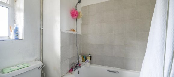 2 bedrooms Apartment in London, United Kingdom No. 7639 14