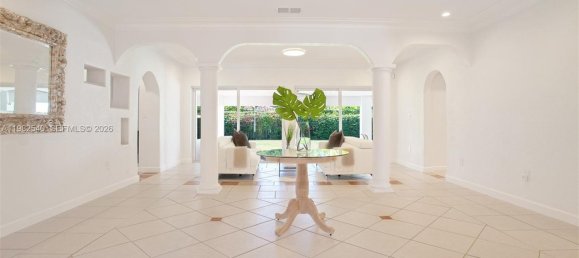 5 dormitorios villa en venta en Miami, Miami-Dade, Florida, USA № 615768 17