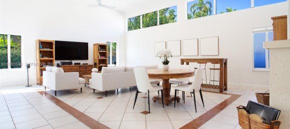 5 dormitorios villa en venta en Miami, Miami-Dade, Florida, USA № 615768 12