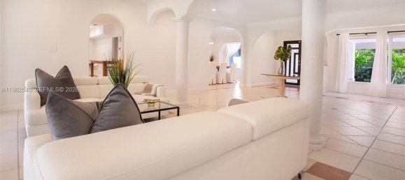 5 dormitorios villa en venta en Miami, Miami-Dade, Florida, USA № 615768 18