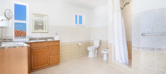 5 dormitorios villa en venta en Miami, Miami-Dade, Florida, USA № 615768 25