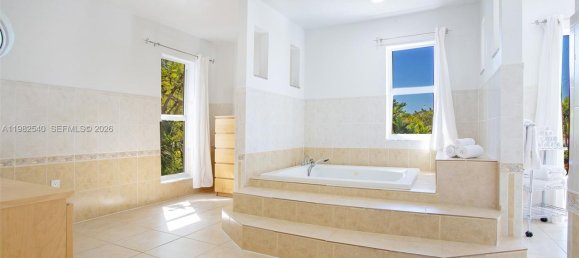 5 dormitorios villa en venta en Miami, Miami-Dade, Florida, USA № 615768 23