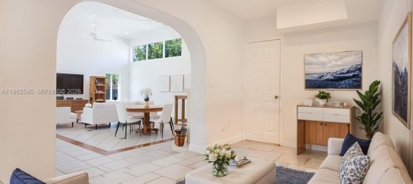 5 dormitorios villa en venta en Miami, Miami-Dade, Florida, USA № 615768 9