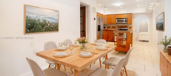 5 dormitorios villa en venta en Miami, Miami-Dade, Florida, USA № 615768 4