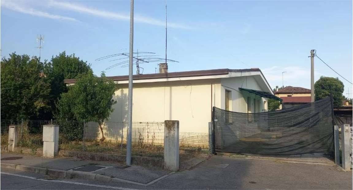 3 bedrooms House in Salgareda, Italy No. 270642