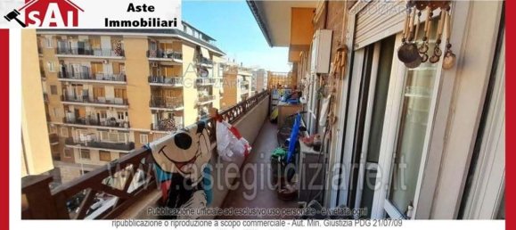 5 bedrooms Apartment in Rome, Italy No. 330799 4