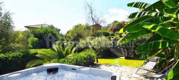 4 Schlafzimmer Villa in Rapallo, Italy, Nr. 35847 2