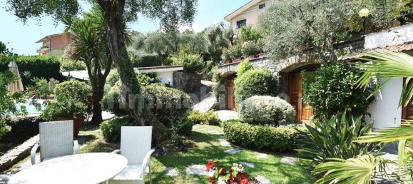 4 Schlafzimmer Villa in Rapallo, Italy, Nr. 35847 34