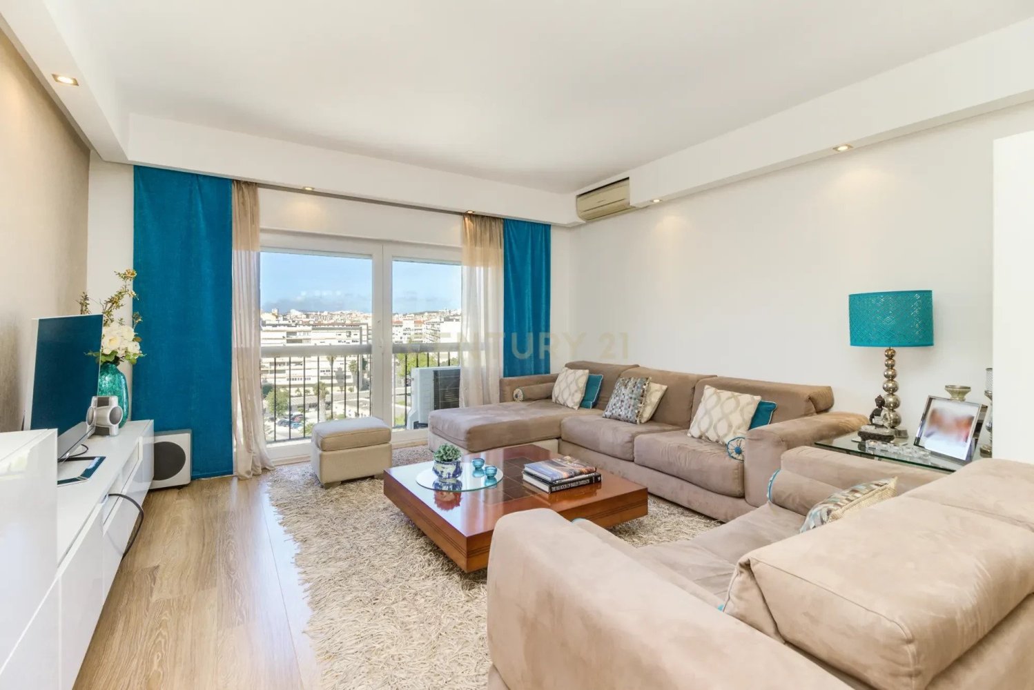 4 bedrooms Apartment in Lisbon, Portugal No. 124910