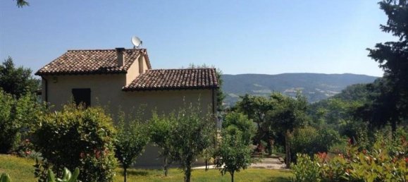 3 bedrooms House in Fermignano, Italy No. 675 6