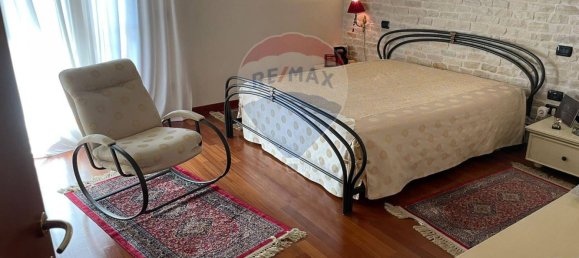 3 Schlafzimmer Villa in Trani, Italy, Nr. 319506 7