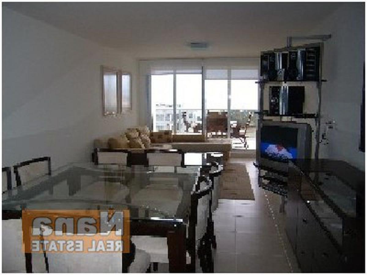 Apartamento de 2 dormitorios en Maldonado, Uruguay No. 7444