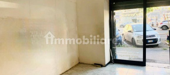 2-salle Propriété commerciale à Rome, Italy No. 170125 3