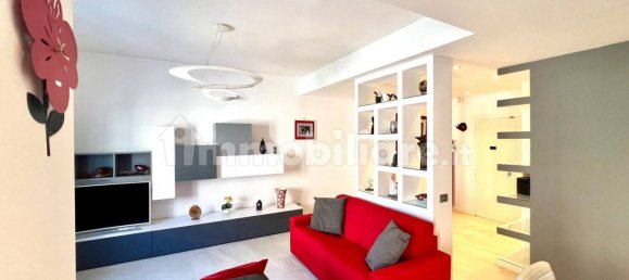 2 bedrooms Apartment in Rome, Italy No. 345544 3