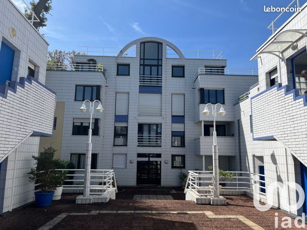 2 bedrooms Apartment in Enghien-les-Bains, France No. 359095