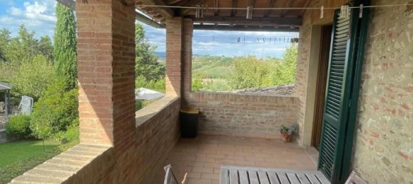 5 bedrooms House in Siena, Italy No. 314050 2