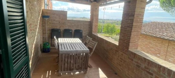 5 bedrooms House in Siena, Italy No. 314050 3