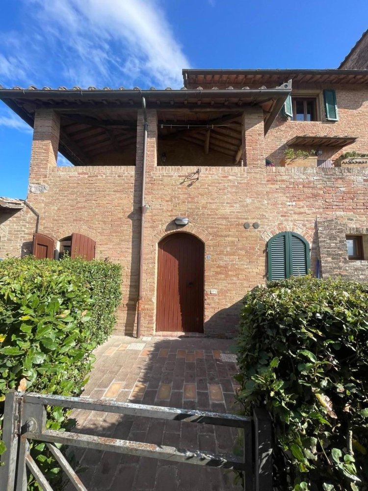 5 bedrooms House in Siena, Italy No. 314050