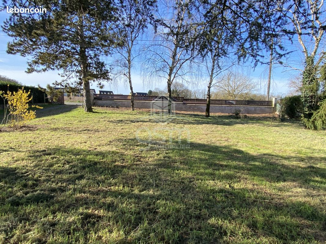 Terreno en Truyes, France 561 m² No. 76155