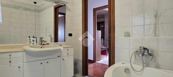 4 bedrooms House in Castel d'Azzano, Italy No. 59708 23