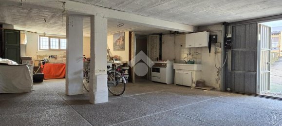 4 bedrooms House in Castel d'Azzano, Italy No. 59708 6