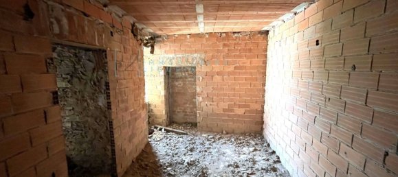 4 rooms House in Caravonica, Italy No. 157530 9