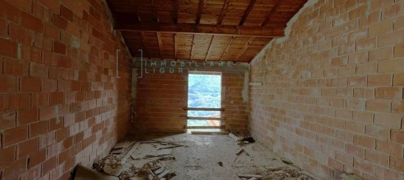 4 rooms House in Caravonica, Italy No. 157530 10