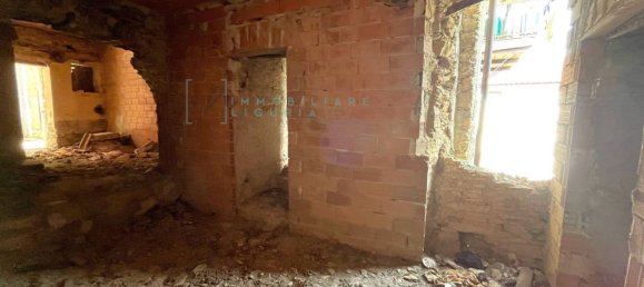 4 rooms House in Caravonica, Italy No. 157530 17