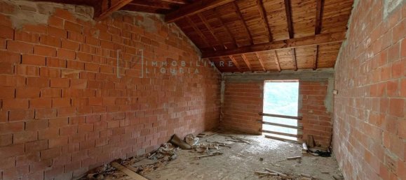 4 rooms House in Caravonica, Italy No. 157530 5