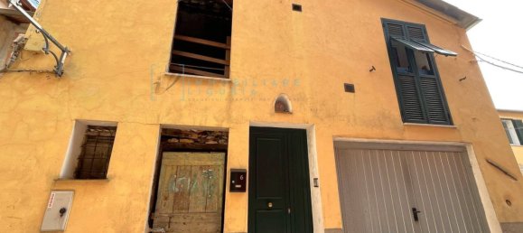 4 rooms House in Caravonica, Italy No. 157530 6