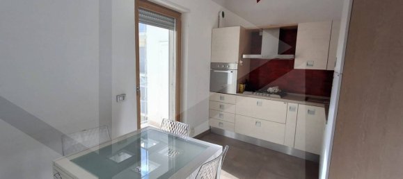 3 rooms Apartment in Bari, Italy No. 24926 12