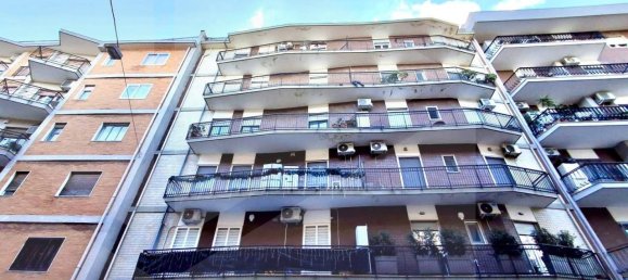 3 rooms Apartment in Bari, Italy No. 24926 23