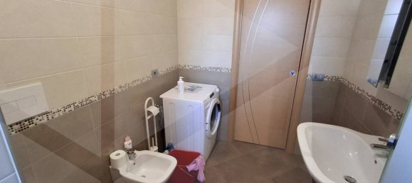3 rooms Apartment in Bari, Italy No. 24926 15