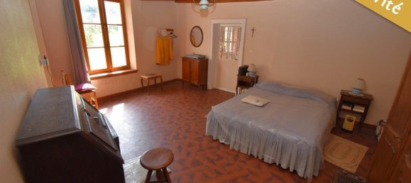 2 bedrooms House in Senonches, France No. 158767 4