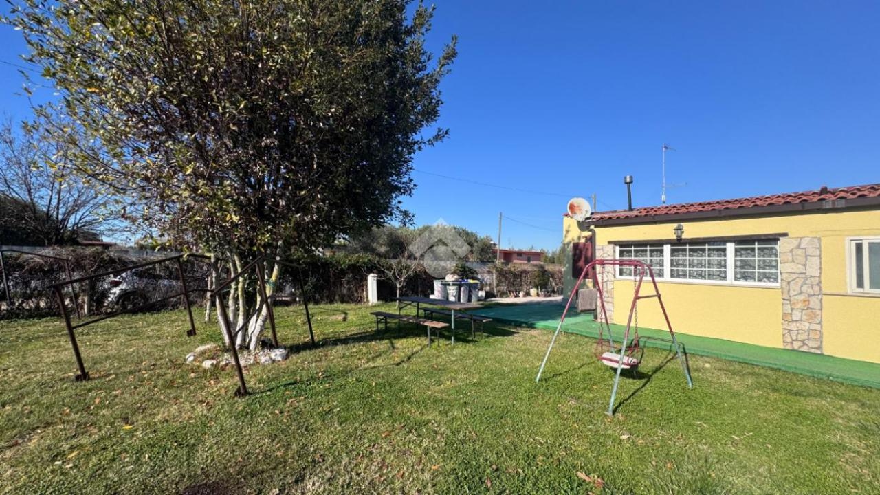 3 rooms Villa in Latina, Italy No. 83380