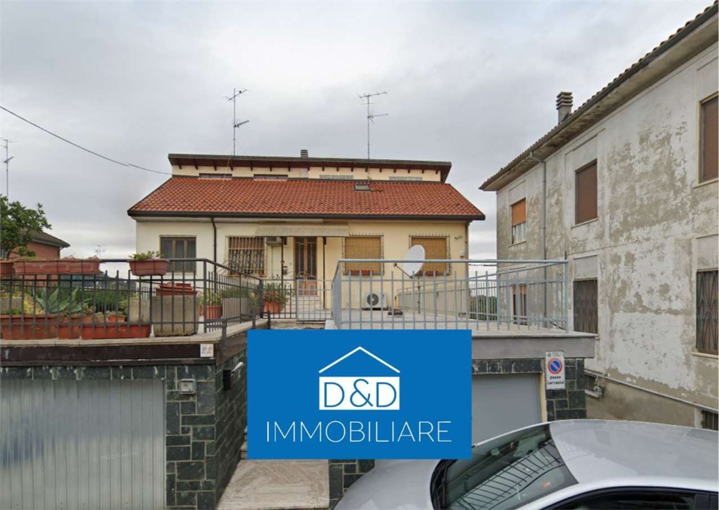 Дом с 5 комнатами в Валенца, Италия № 208045