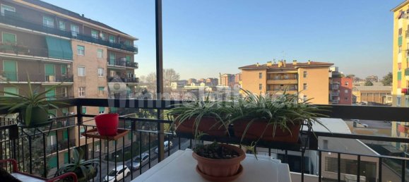 2 Schlafzimmer Wohnung in Cinisello Balsamo, Italy, Nr. 24852 12