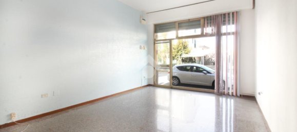4 rooms Apartment in Martinsicuro, Italy No. 86791 3