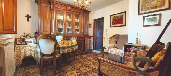 4 bedrooms House in Lucca, Italy No. 210949 10