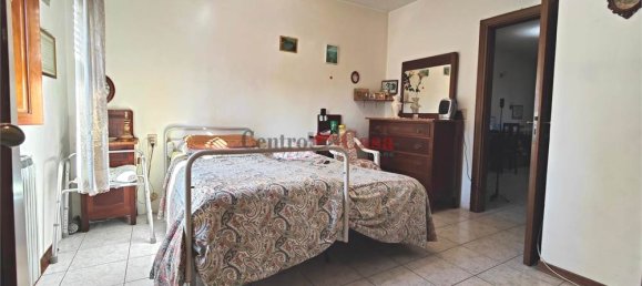 4 bedrooms House in Lucca, Italy No. 210949 14