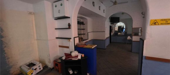 85m² Commercial property in Genoa, Italy No. 42444 2