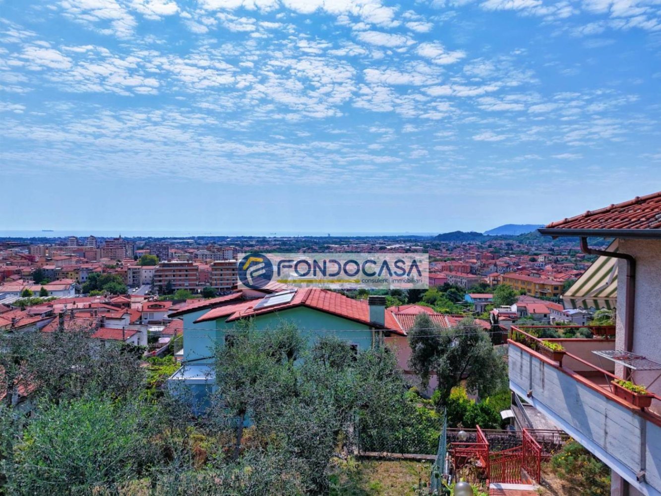 Villa de 2 dormitorios en Massa, Italy No. 349448