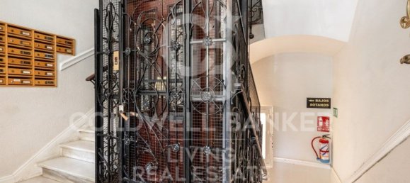 5 bedrooms Apartment in Madrid, Spain No. 145108 2