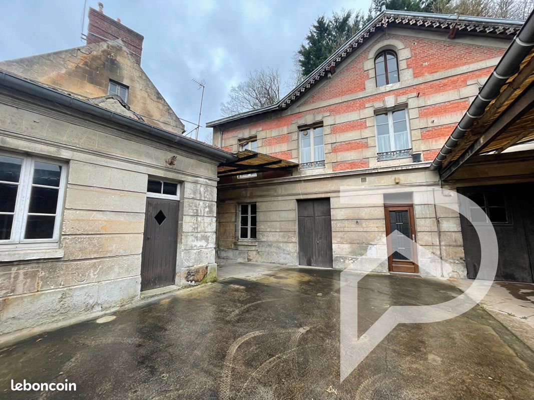 4 bedrooms House in Pierrefonds, France No. 78957