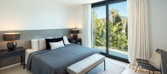 4 bedrooms House in Marbella, Spain No. 30607 2