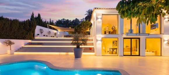 4 bedrooms House in Marbella, Spain No. 30607 30